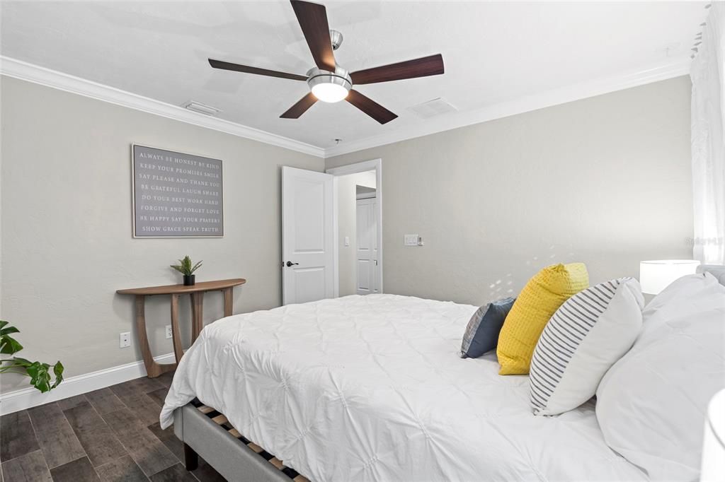 待售: $1,350,000 (3 贝兹, 2 浴室, 2124 平方英尺)