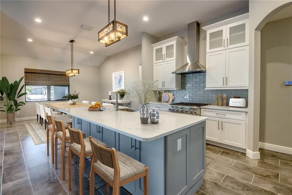 待售: $699,900 (4 贝兹, 3 浴室, 2182 平方英尺)