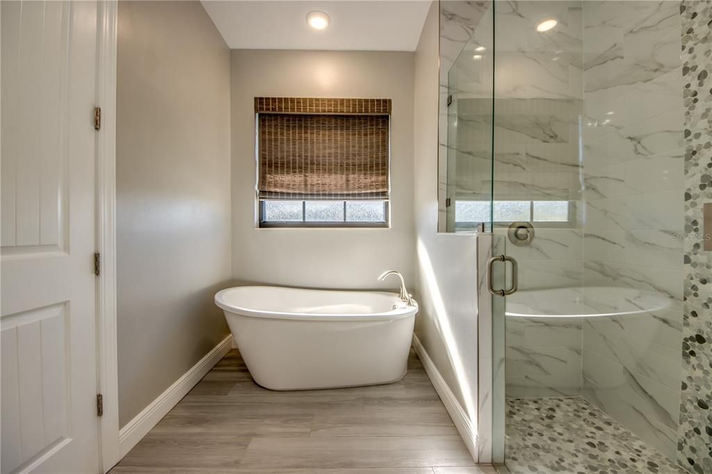 待售: $699,900 (4 贝兹, 3 浴室, 2182 平方英尺)