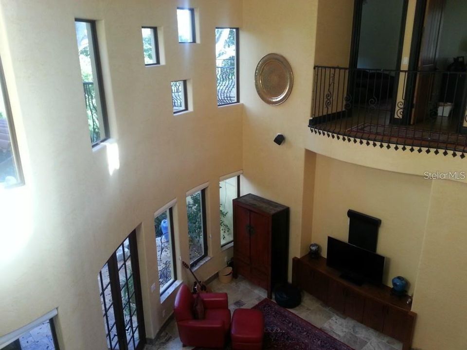 For Rent: $6,500 (5 beds, 3 baths, 3348 Square Feet)