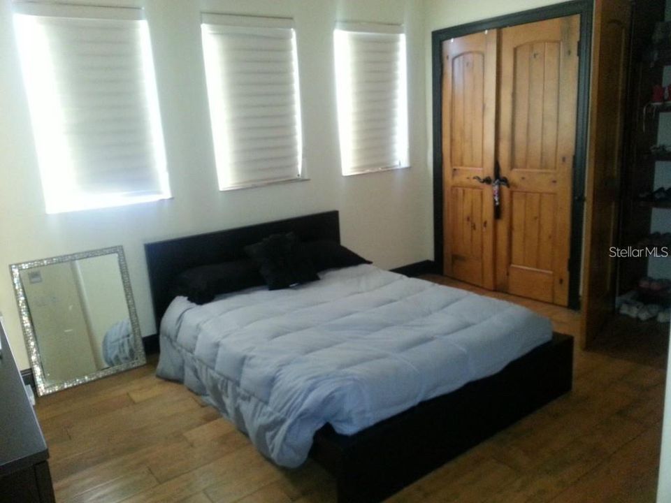 For Rent: $6,500 (5 beds, 3 baths, 3348 Square Feet)