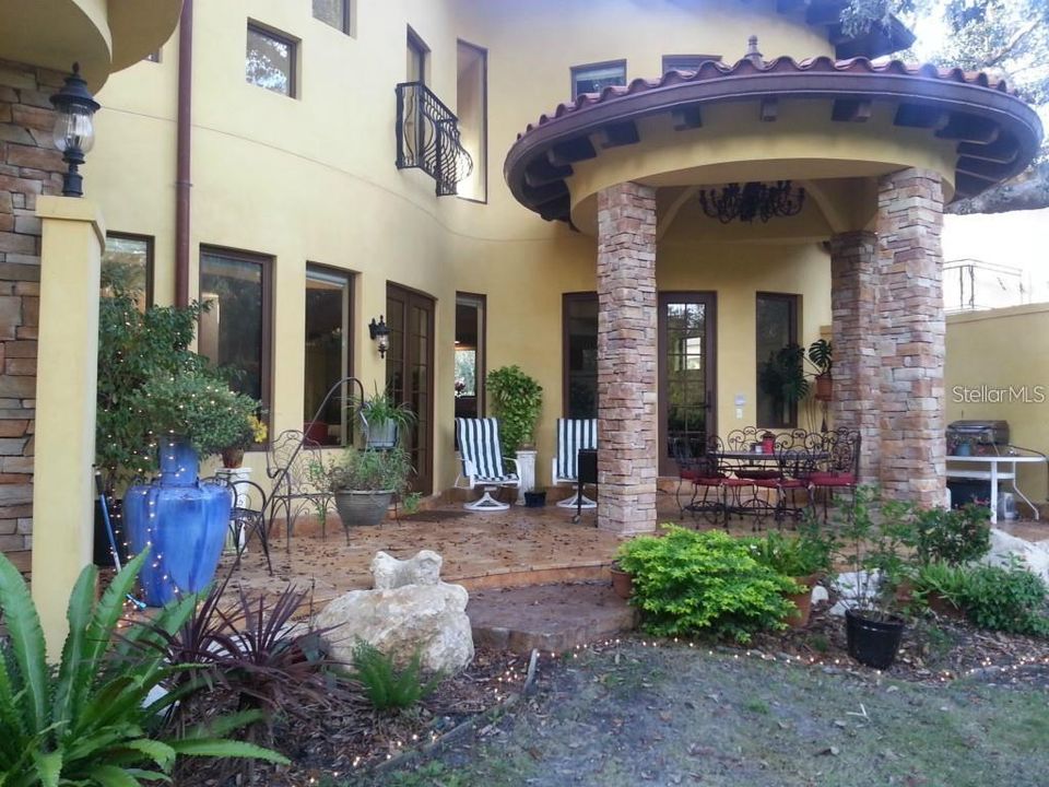 For Rent: $6,500 (5 beds, 3 baths, 3348 Square Feet)