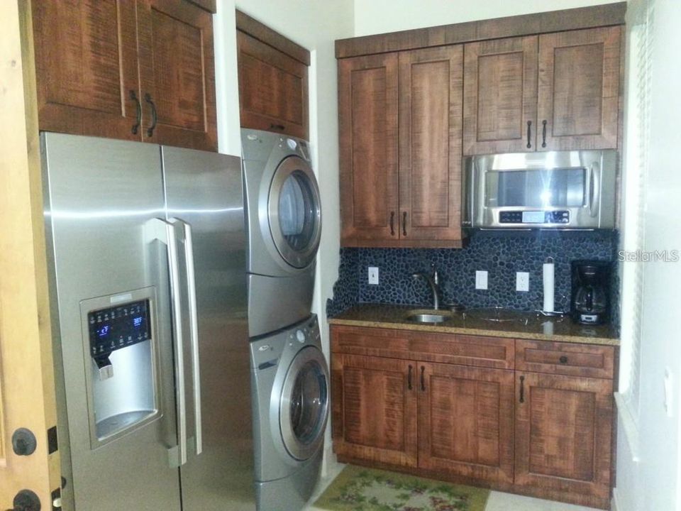 For Rent: $6,500 (5 beds, 3 baths, 3348 Square Feet)