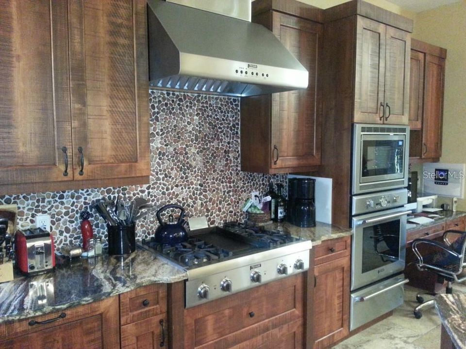 For Rent: $6,500 (5 beds, 3 baths, 3348 Square Feet)