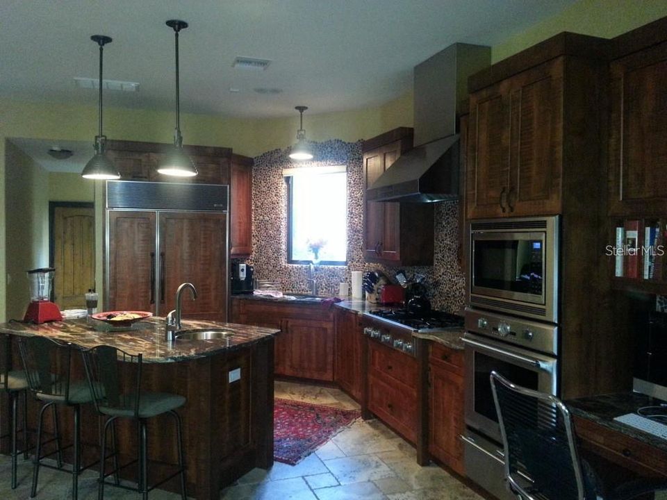 For Rent: $6,500 (5 beds, 3 baths, 3348 Square Feet)