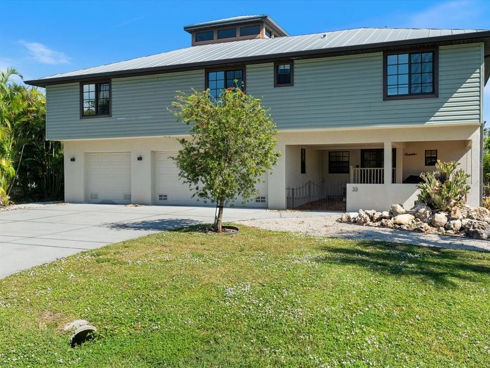 Под контрактом: $500,000 (4 спален, 4 ванн, 2432 Квадратных фут)