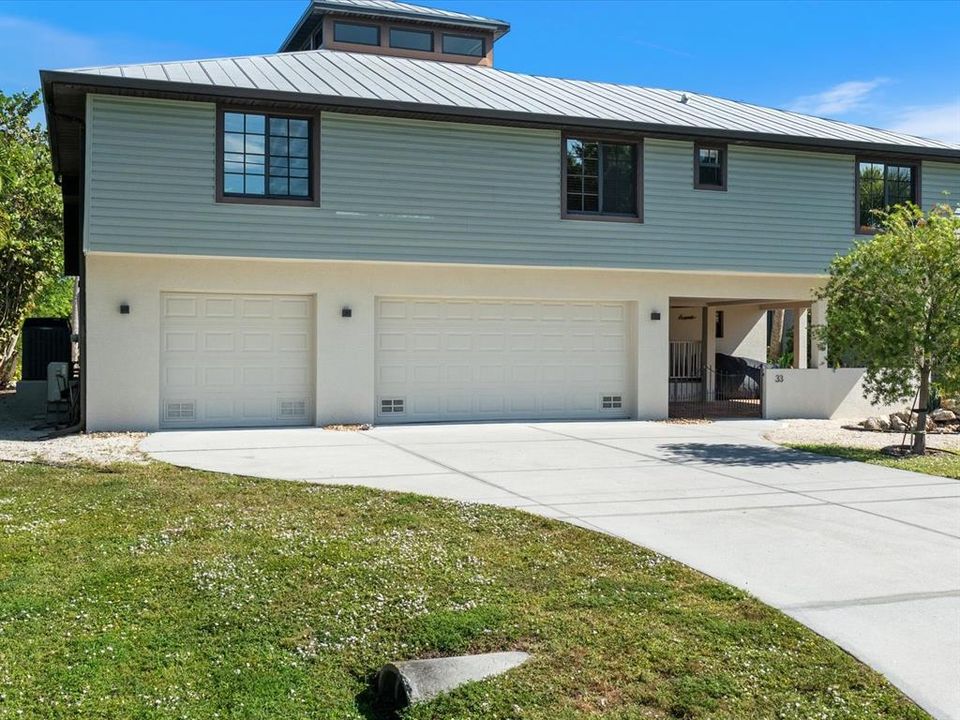 Под контрактом: $500,000 (4 спален, 4 ванн, 2432 Квадратных фут)