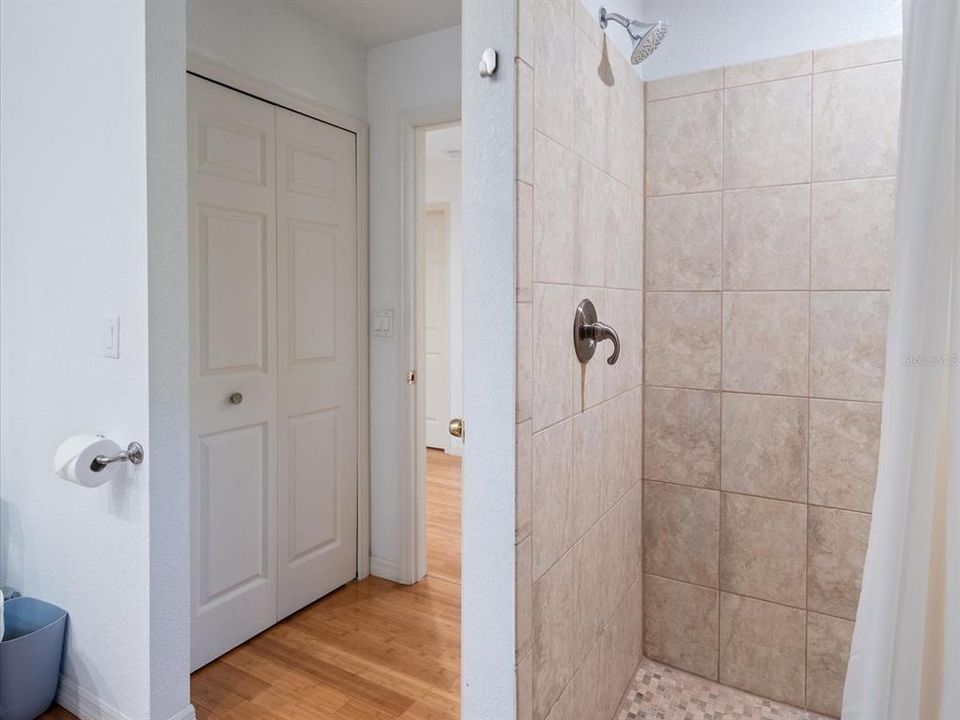 Под контрактом: $500,000 (4 спален, 4 ванн, 2432 Квадратных фут)