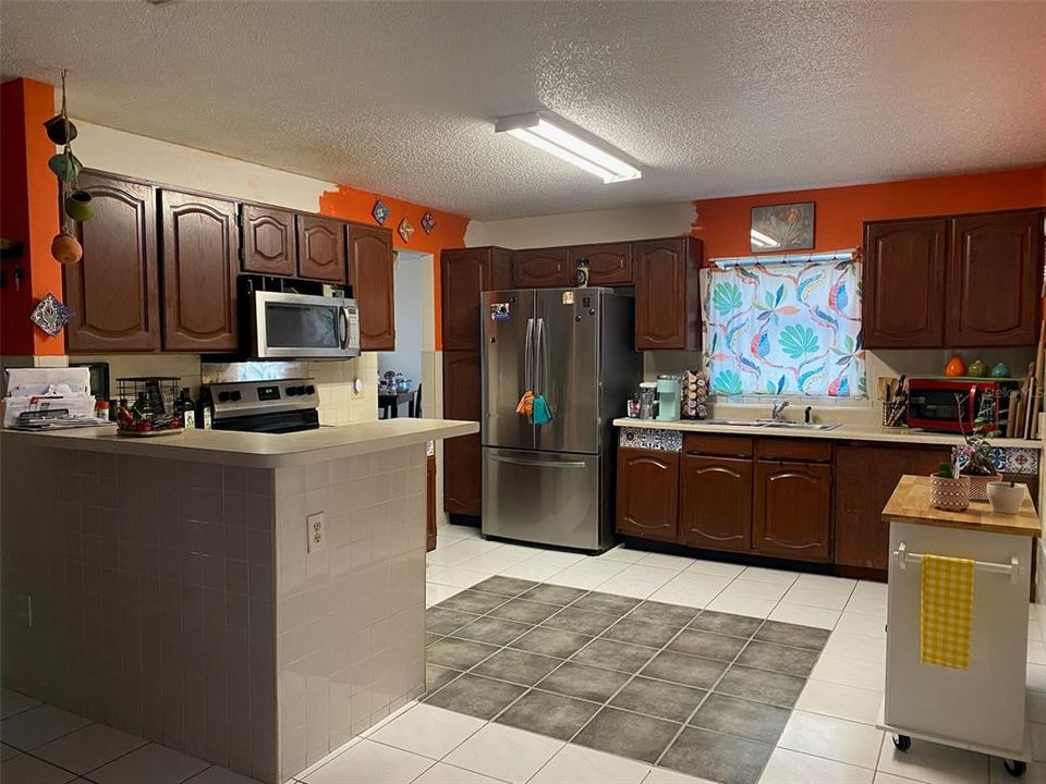 For Sale: $384,900 (3 beds, 2 baths, 1580 Square Feet)