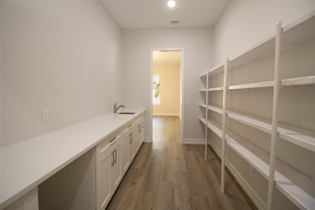 На продажу: $595,000 (3 спален, 3 ванн, 2606 Квадратных фут)