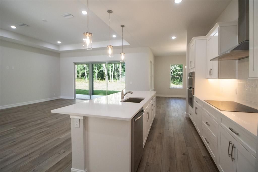 На продажу: $595,000 (3 спален, 3 ванн, 2606 Квадратных фут)