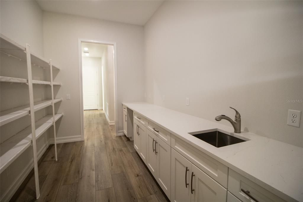 На продажу: $595,000 (3 спален, 3 ванн, 2606 Квадратных фут)