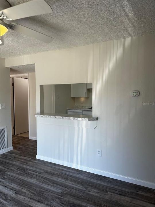 В аренду: $1,650 (2 спален, 2 ванн, 915 Квадратных фут)