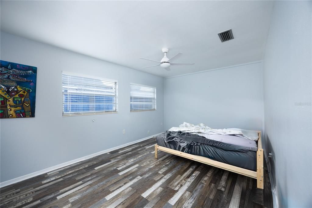 待售: $95,000 (1 贝兹, 1 浴室, 540 平方英尺)