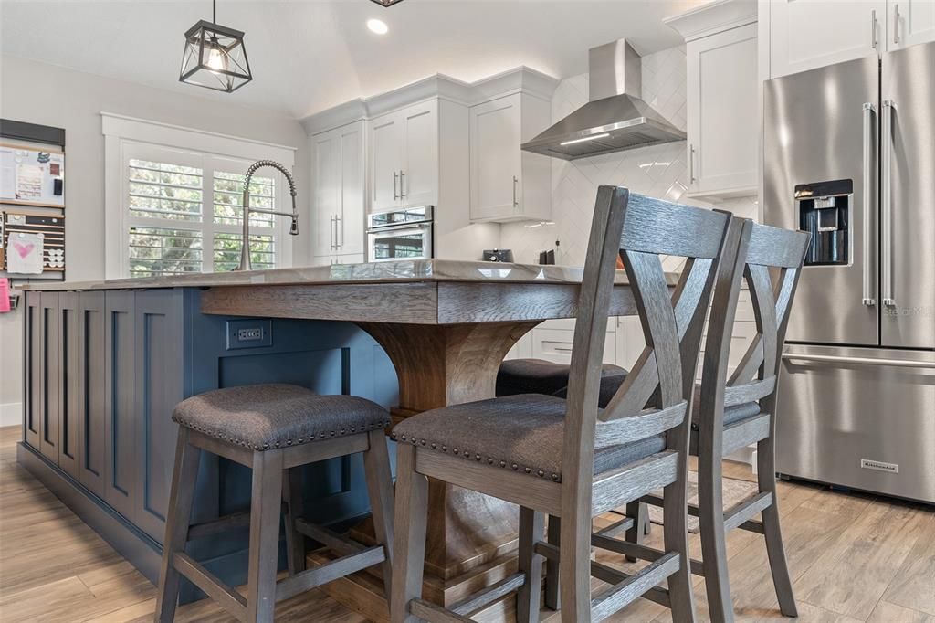 На продажу: $784,000 (4 спален, 2 ванн, 2503 Квадратных фут)