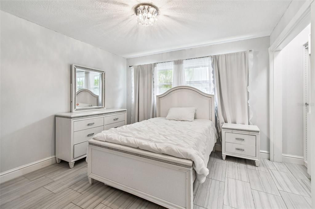 На продажу: $2,600,000 (5 спален, 3 ванн, 3463 Квадратных фут)