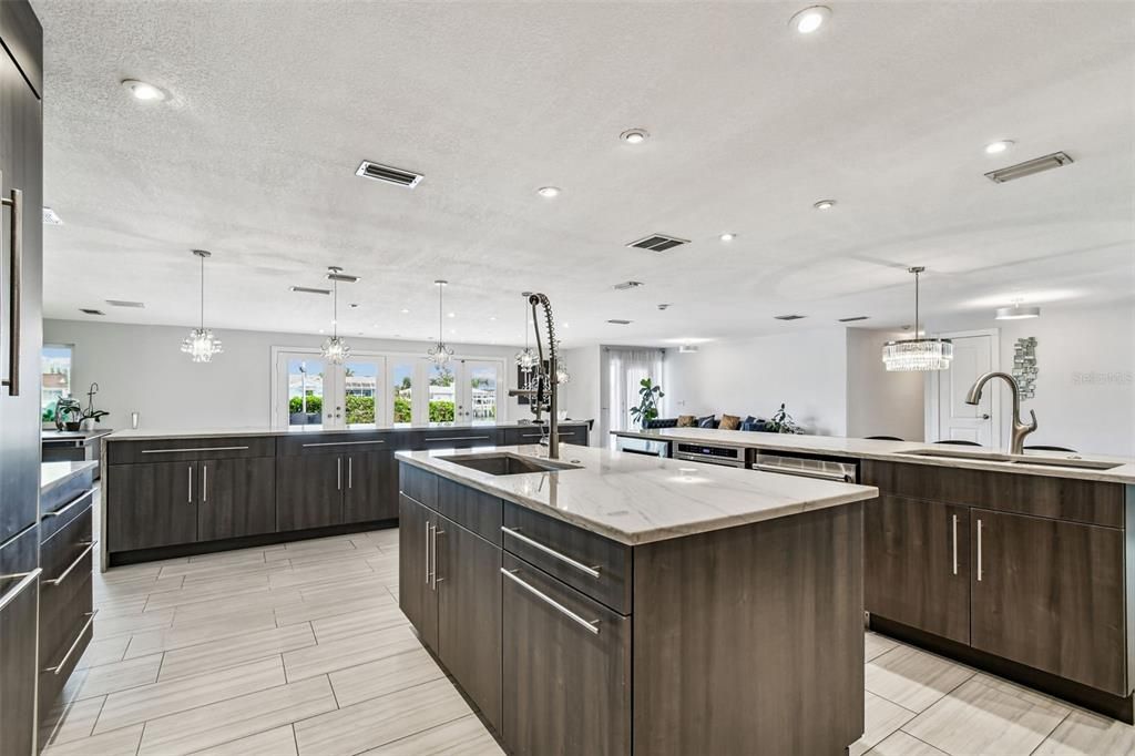 На продажу: $2,600,000 (5 спален, 3 ванн, 3463 Квадратных фут)