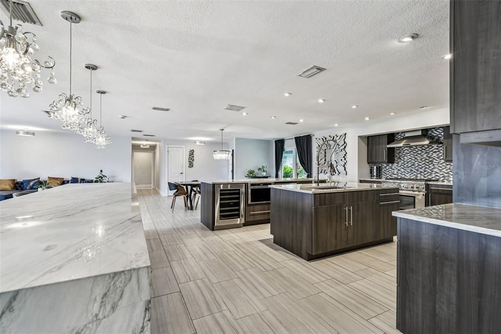 На продажу: $2,600,000 (5 спален, 3 ванн, 3463 Квадратных фут)