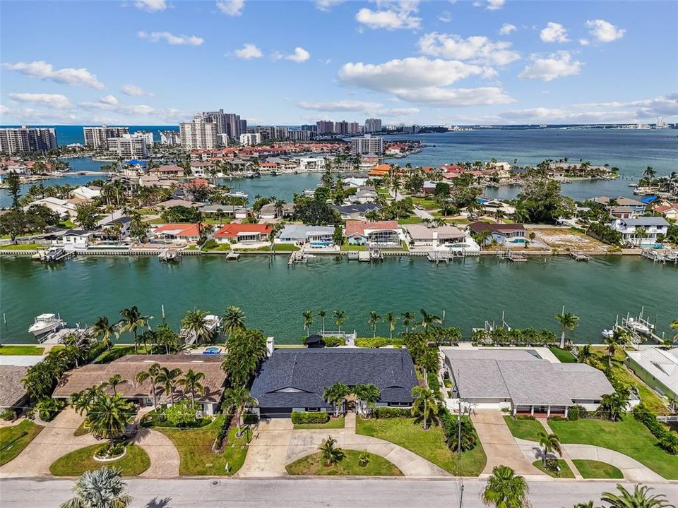 На продажу: $2,600,000 (5 спален, 3 ванн, 3463 Квадратных фут)