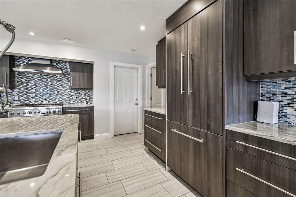 На продажу: $2,600,000 (5 спален, 3 ванн, 3463 Квадратных фут)