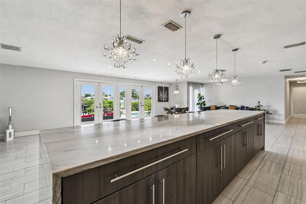 На продажу: $2,600,000 (5 спален, 3 ванн, 3463 Квадратных фут)