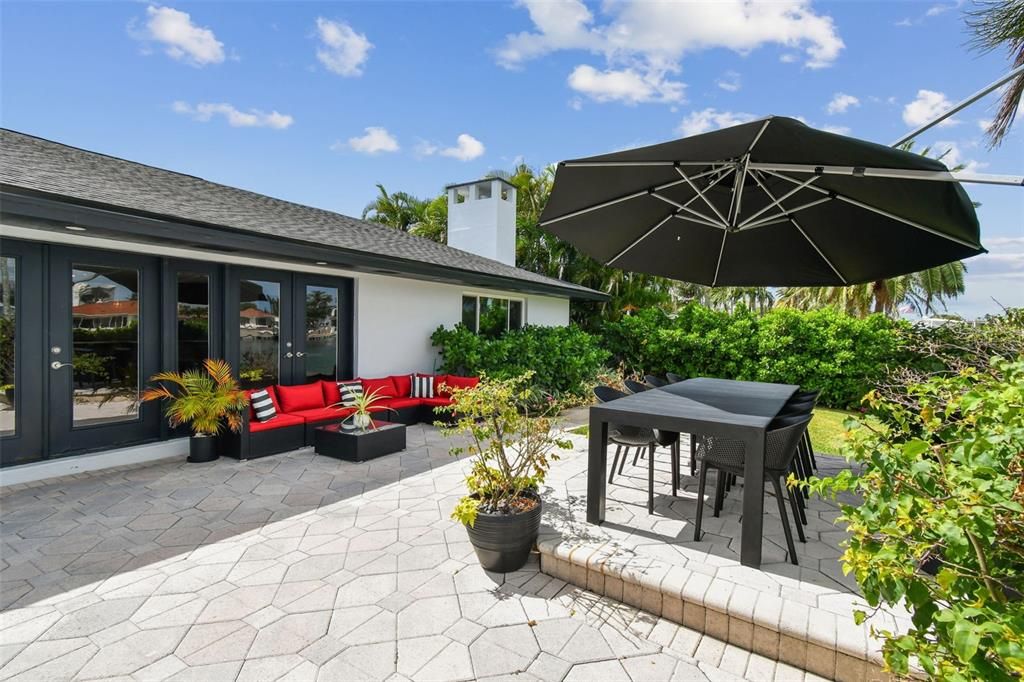 На продажу: $2,600,000 (5 спален, 3 ванн, 3463 Квадратных фут)