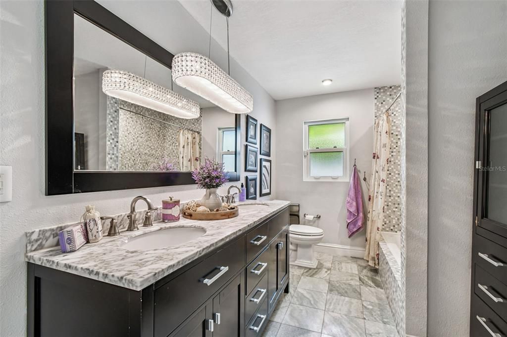 На продажу: $2,600,000 (5 спален, 3 ванн, 3463 Квадратных фут)