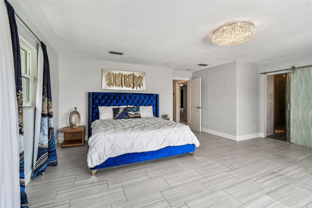 На продажу: $2,600,000 (5 спален, 3 ванн, 3463 Квадратных фут)