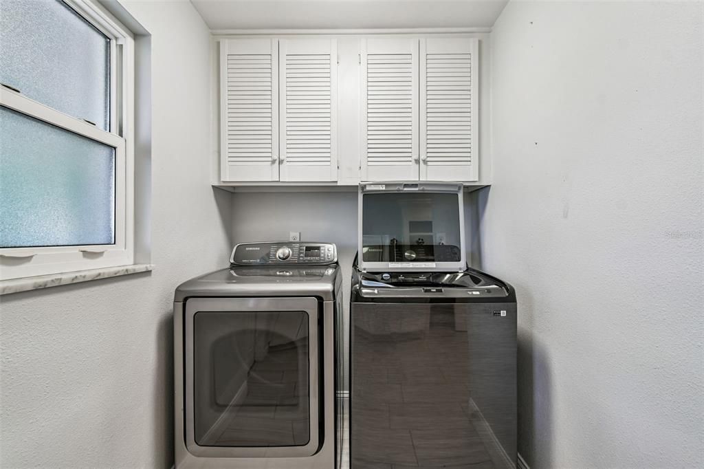 На продажу: $2,600,000 (5 спален, 3 ванн, 3463 Квадратных фут)