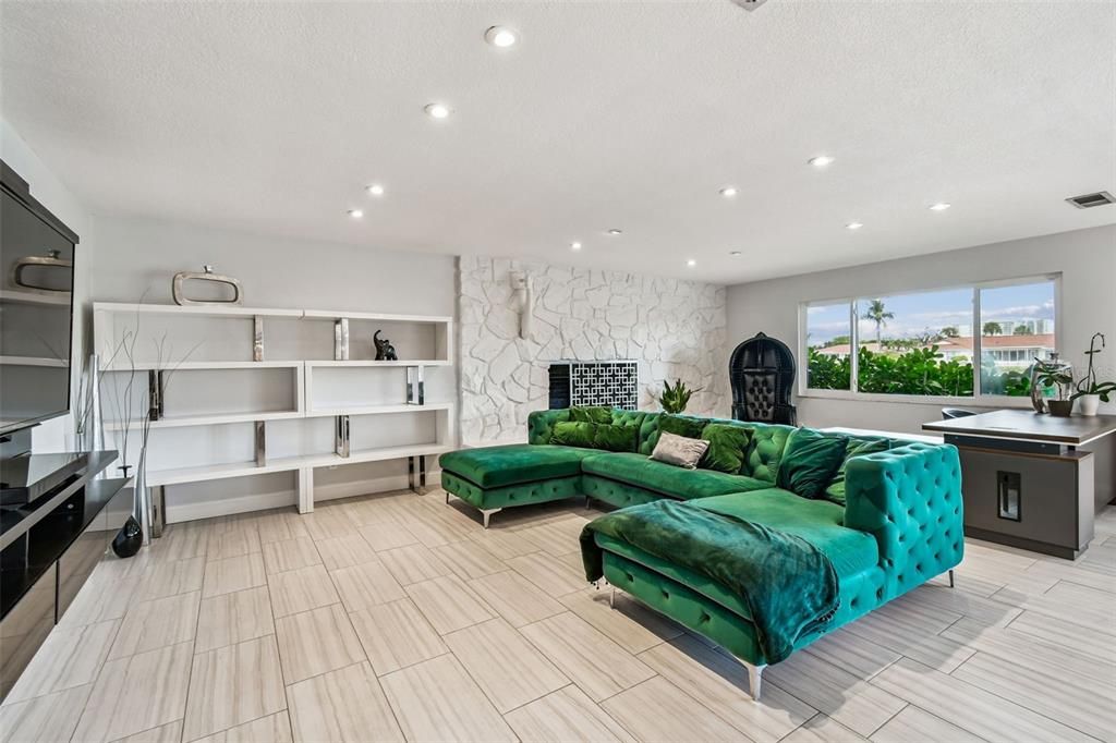 На продажу: $2,600,000 (5 спален, 3 ванн, 3463 Квадратных фут)