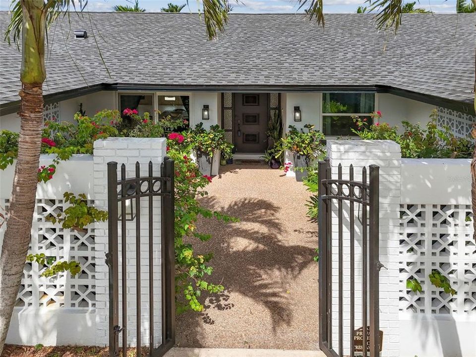 На продажу: $2,600,000 (5 спален, 3 ванн, 3463 Квадратных фут)