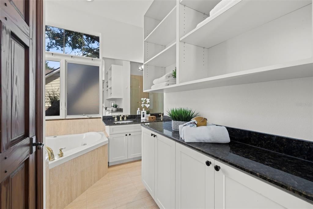 待售: $2,995,000 (5 贝兹, 6 浴室, 4456 平方英尺)