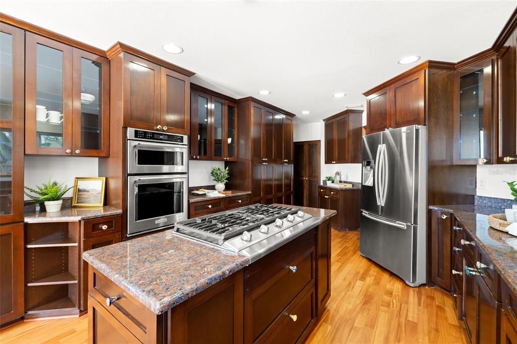 待售: $2,995,000 (5 贝兹, 6 浴室, 4456 平方英尺)