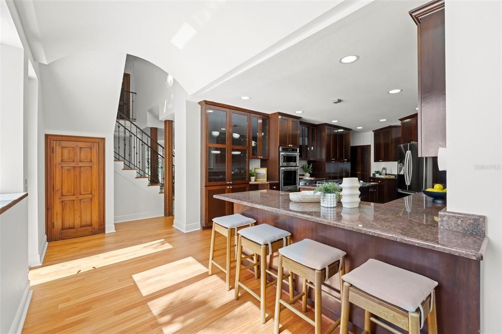 待售: $2,995,000 (5 贝兹, 6 浴室, 4456 平方英尺)