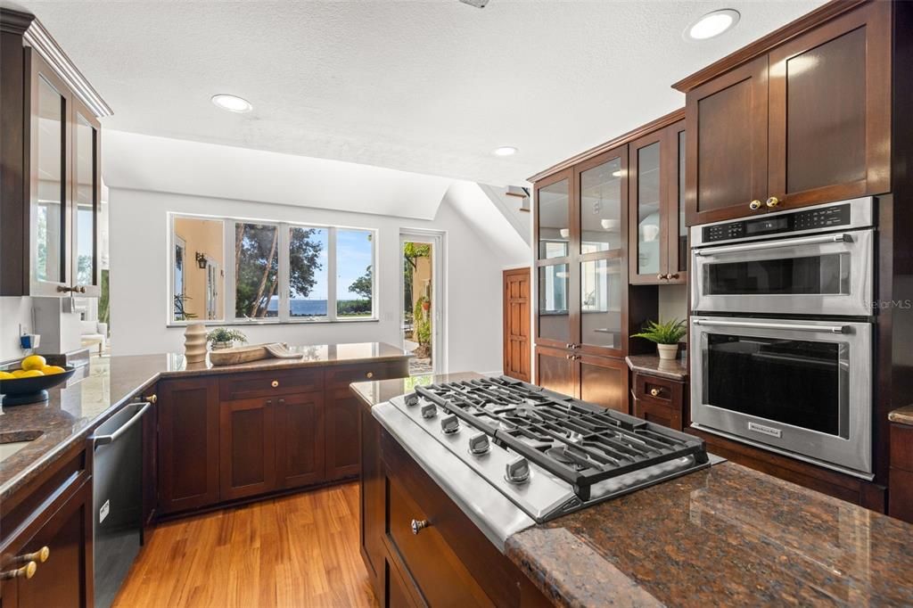 待售: $2,995,000 (5 贝兹, 6 浴室, 4456 平方英尺)