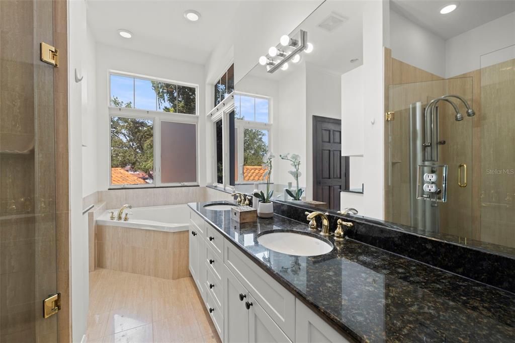 待售: $2,995,000 (5 贝兹, 6 浴室, 4456 平方英尺)