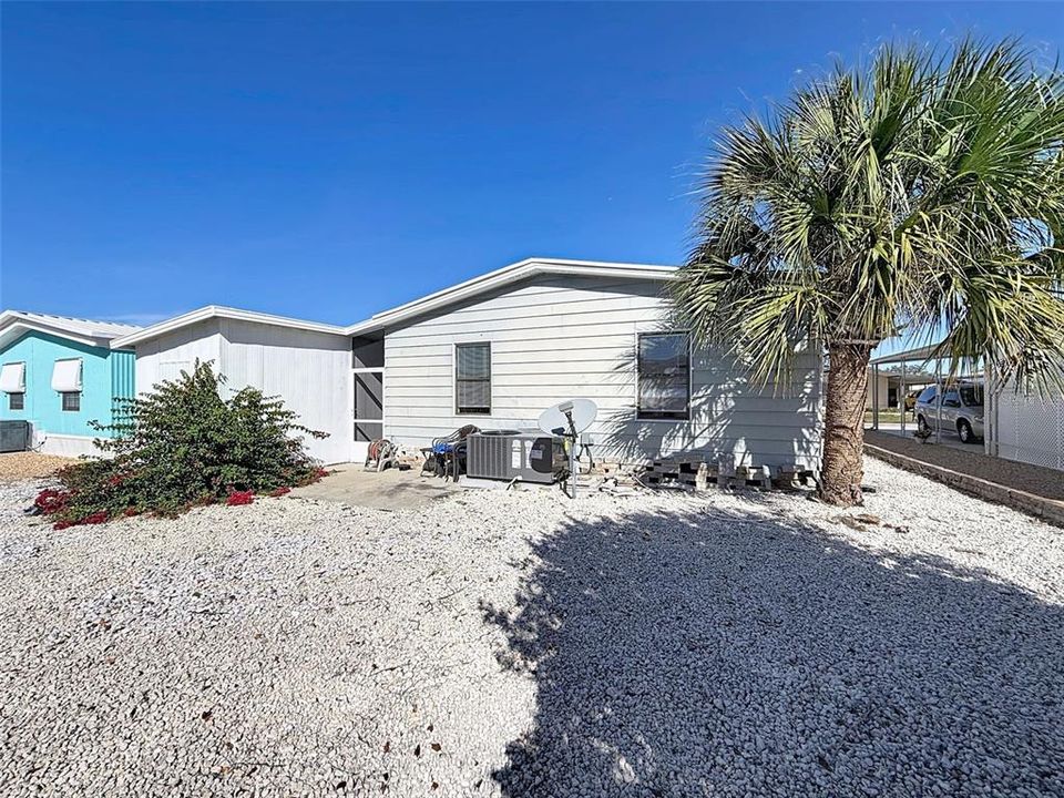 For Sale: $154,900 (2 beds, 2 baths, 1144 Square Feet)