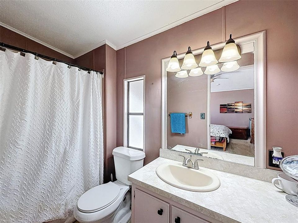 For Sale: $154,900 (2 beds, 2 baths, 1144 Square Feet)