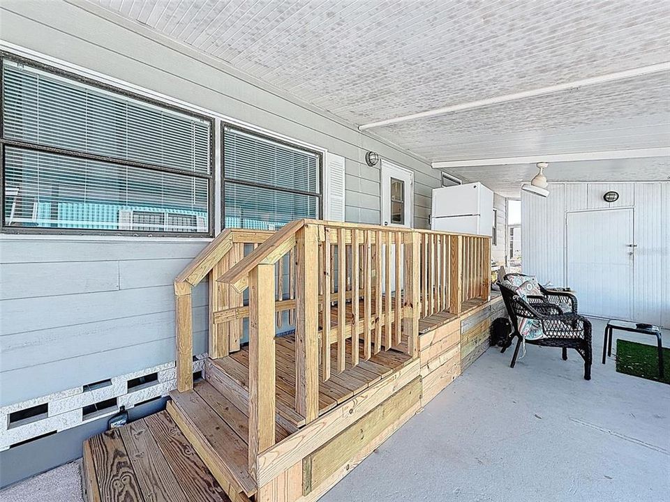 For Sale: $154,900 (2 beds, 2 baths, 1144 Square Feet)