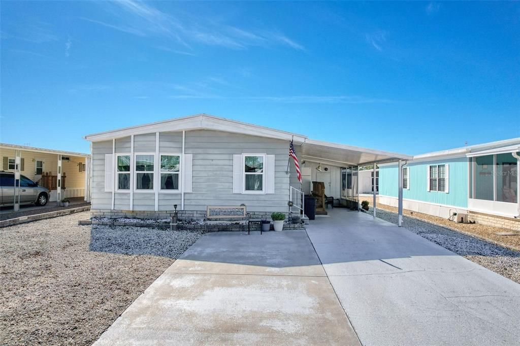 For Sale: $154,900 (2 beds, 2 baths, 1144 Square Feet)