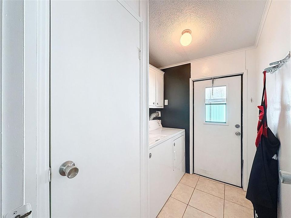 For Sale: $154,900 (2 beds, 2 baths, 1144 Square Feet)