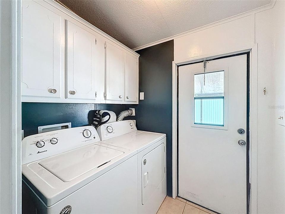 For Sale: $154,900 (2 beds, 2 baths, 1144 Square Feet)
