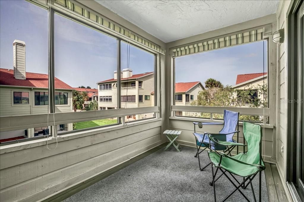 For Sale: $340,000 (2 beds, 2 baths, 1107 Square Feet)