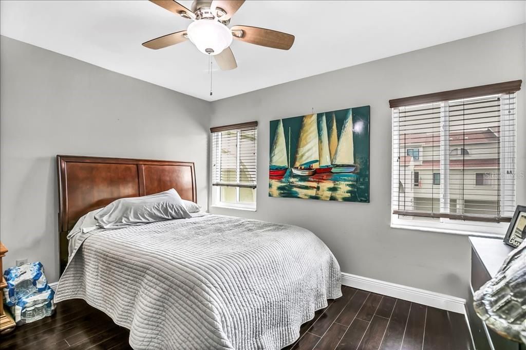 For Sale: $340,000 (2 beds, 2 baths, 1107 Square Feet)