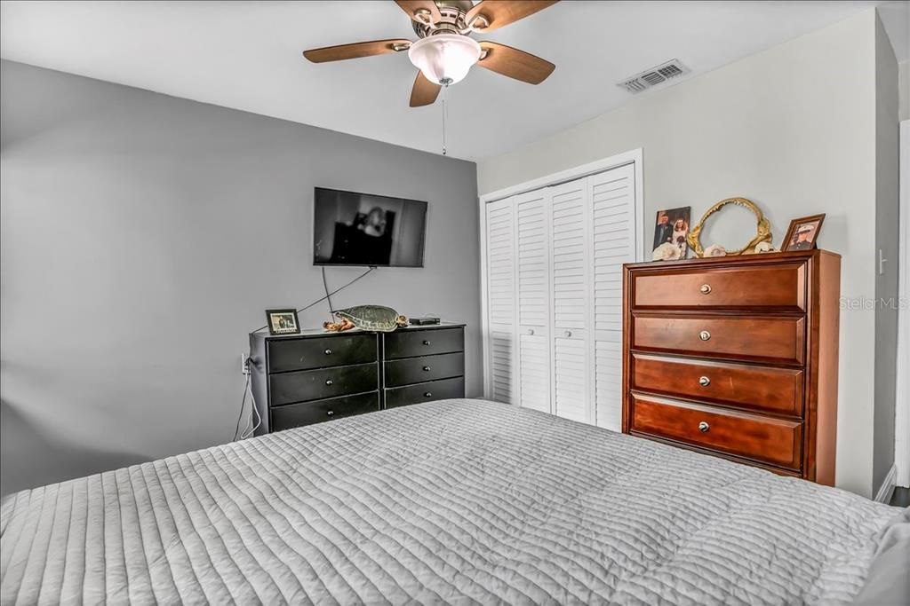 For Sale: $340,000 (2 beds, 2 baths, 1107 Square Feet)