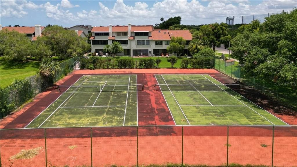 For Sale: $340,000 (2 beds, 2 baths, 1107 Square Feet)