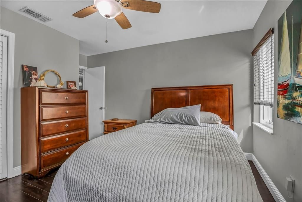 For Sale: $340,000 (2 beds, 2 baths, 1107 Square Feet)