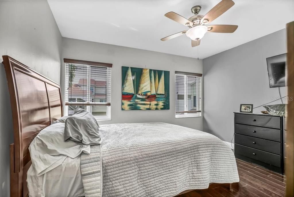 For Sale: $340,000 (2 beds, 2 baths, 1107 Square Feet)