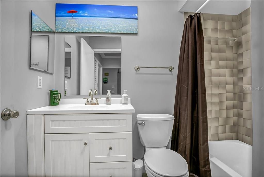 For Sale: $340,000 (2 beds, 2 baths, 1107 Square Feet)