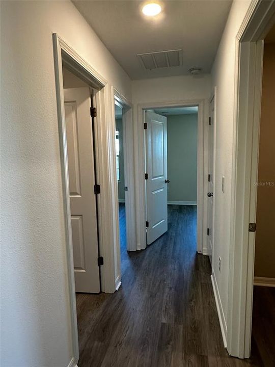 待售: $369,900 (4 贝兹, 2 浴室, 1914 平方英尺)